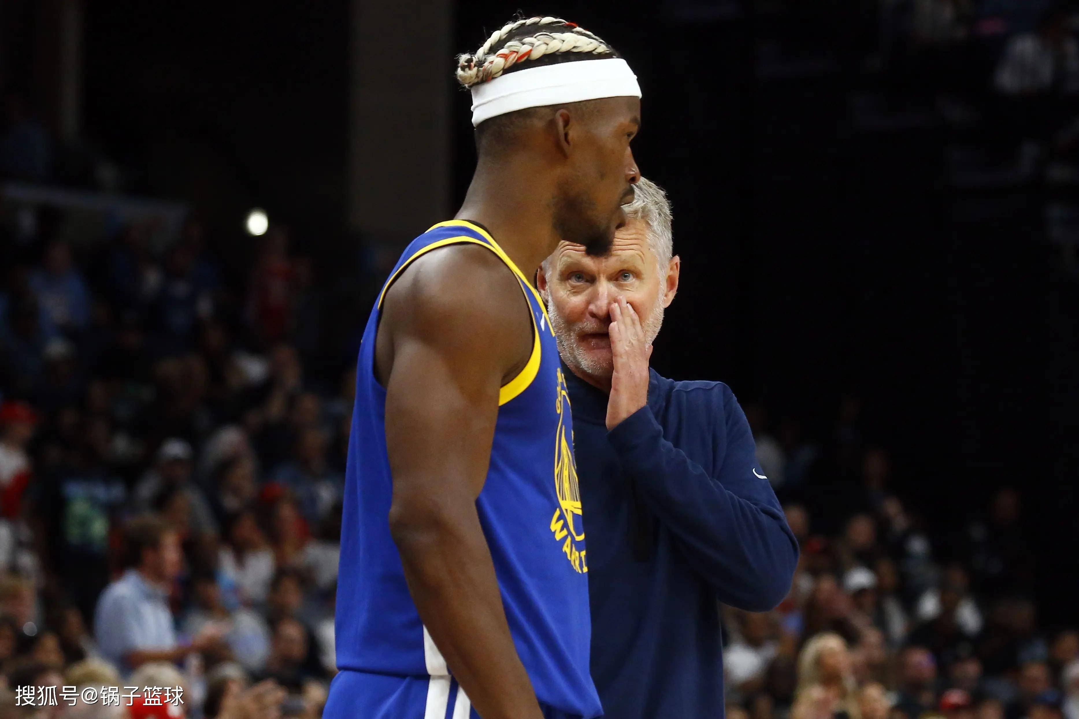 九游体育-宣布学生获奖名单的讲话